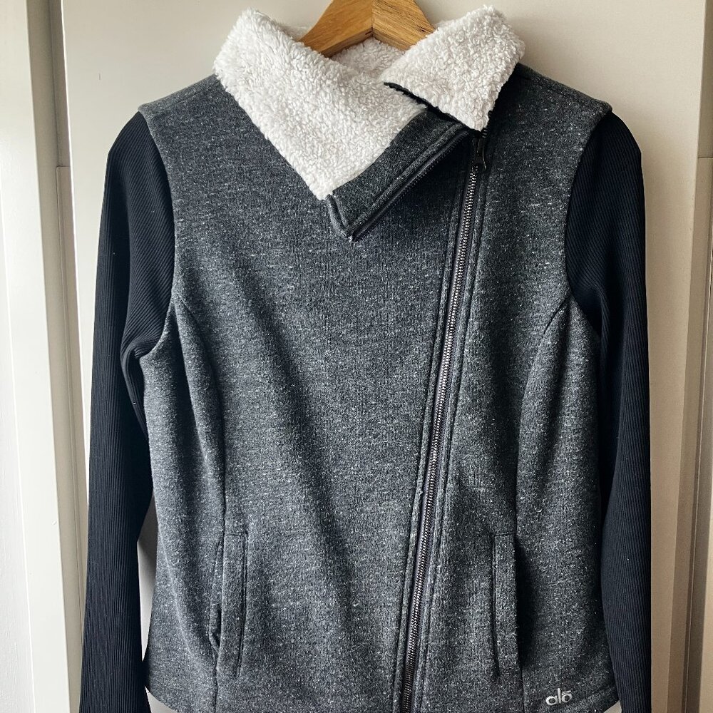 Alo Yoga Long Sleeve Jacket